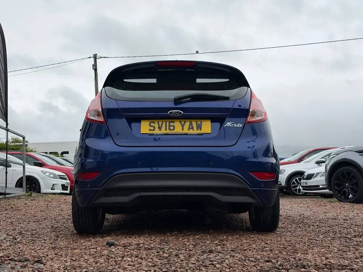 Used Ford Fiesta Zetec 82 HP (60 kW) 2016 Blue Hatchback