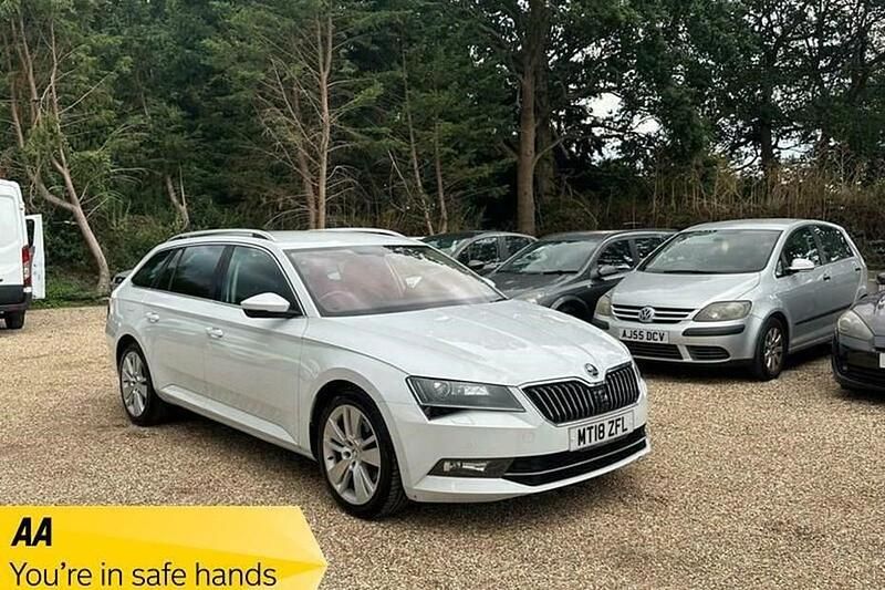 White Used 2018 Skoda Superb SE L Executive Estate | £6,895 (Fair price) - Image 1/1