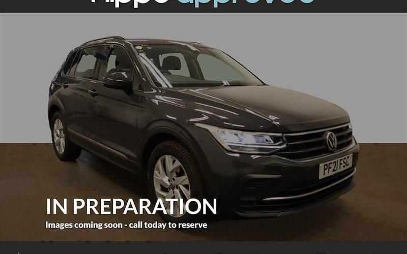 Used 2024 VW Tiguan Life SUV | £19,755 (Super price) - Image 1/4
