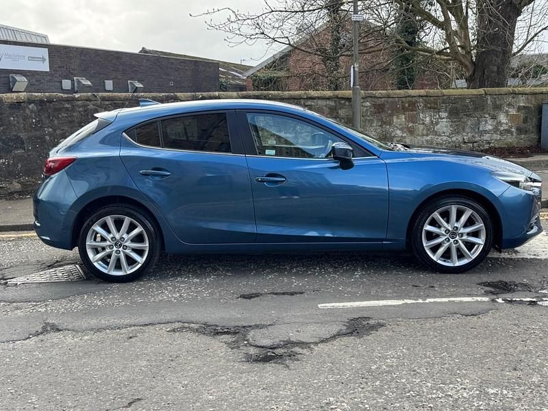 Begagnad Mazda 3 Inclusive 165 HK (121 kW) 2016 Blå Halvkombi