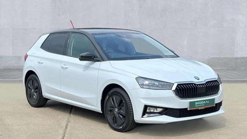 Moon white metallic black magic pearl effect Used 2025 Skoda Fabia Design Edition Hatchback | £17,150 (Fair price) - Image 1/4