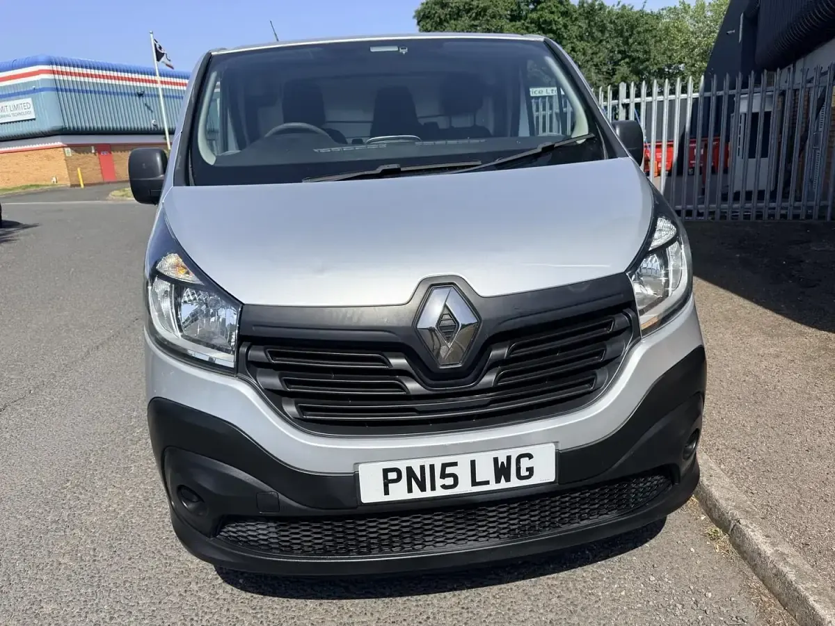 Used Renault Trafic Business 2015 Silver MPV