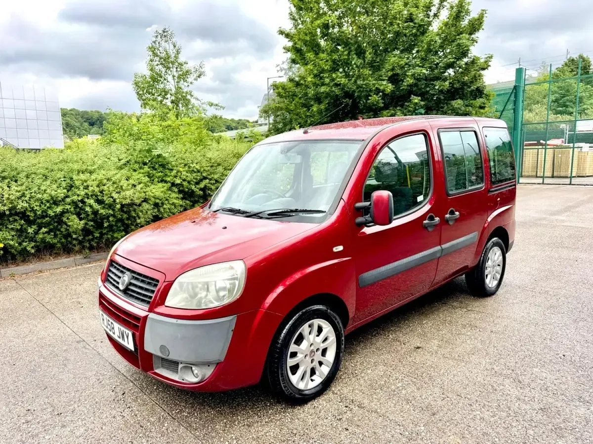 Used Fiat Doblò Dynamic 77 HP (56 kW) 2008 Red MPV