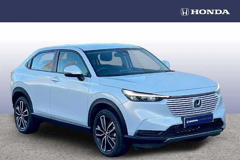 Platinum white Used 2023 Honda HR-V Elegance SUV | £20,850 (Good price) - Image 1/4