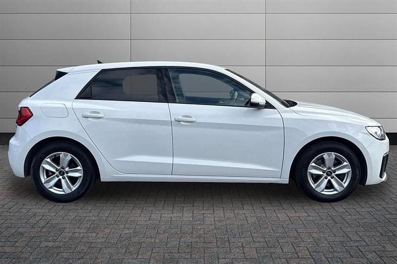 Used Audi A1 Advanced 110 HP (80 kW) 2023 White SUV