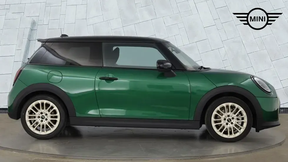 Used Mini Cooper S Hatch 201 HP (147 kW) 2025 Green Hatchback