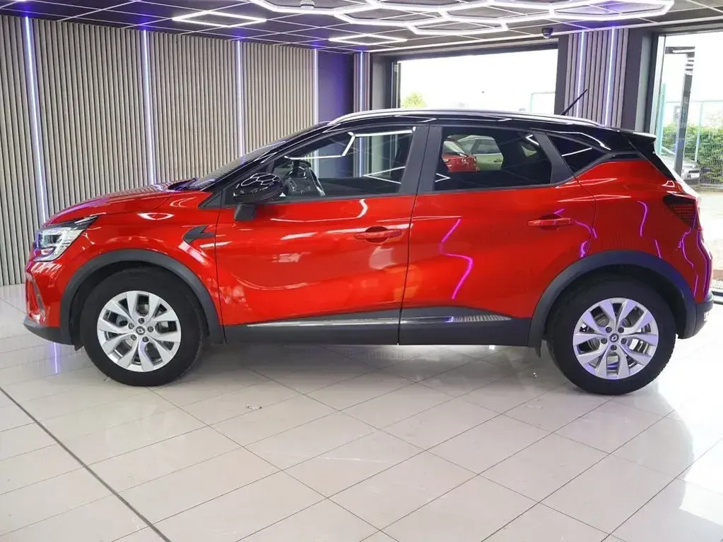Used Renault Captur Iconic 2021 Red and black SUV