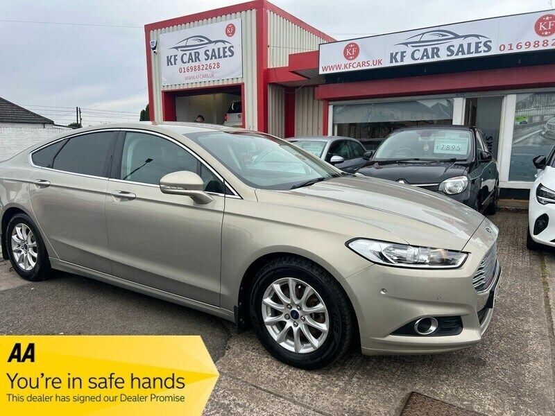 Silver Used 2015 Ford Mondeo Zetec Hatchback | £7,795 (Fair price) - Image 1/4