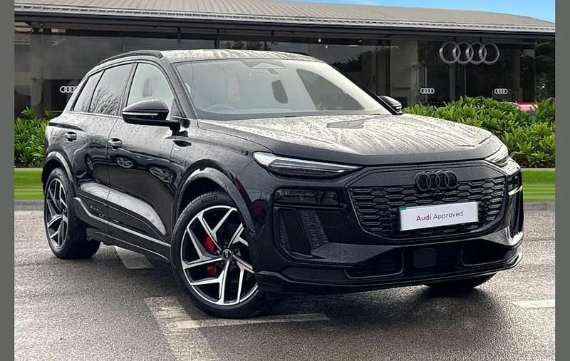 Black Used 2025 Audi Q6 e-tron Advanced SUV | £54,990 (Super price) - Image 1/4