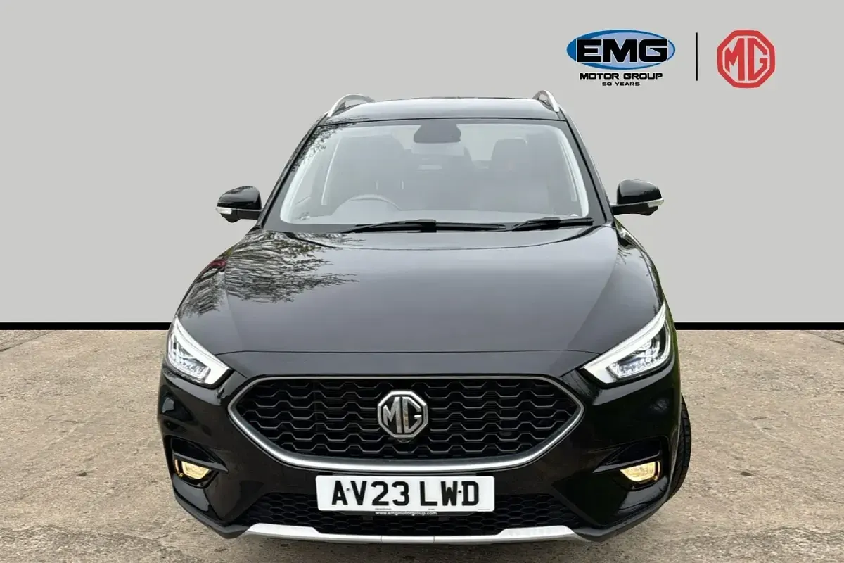 Usado MG ZS Exclusive 106 CV (77 kW) 2023 Negro SUV