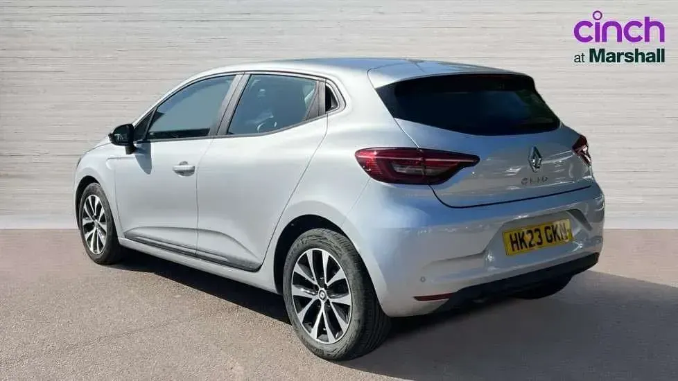 Used Renault Clio V Evolution 90 HP (66 kW) 2023 Silver Hatchback