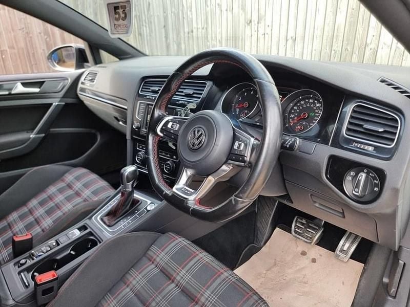 Used VW Golf VII GTI 220 HP (161 kW) 2017 White Hatchback