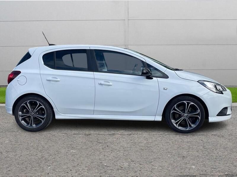 White Used 2017 Vauxhall Corsa Edition Hatchback | £7,995 (A bit pricey) - Image 1/4