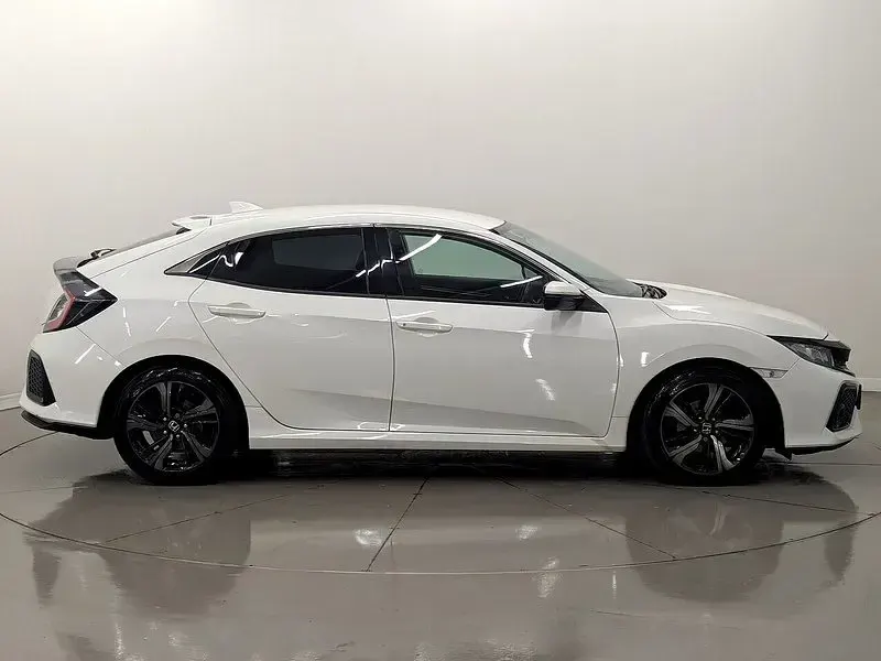 Used Honda Civic SR 126 HP (92 kW) 2020 White Hatchback
