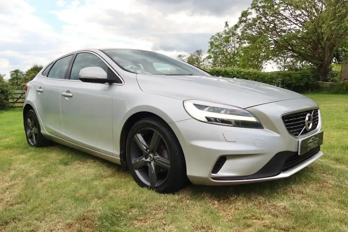 Used Volvo V40 R-Design 2016 Silver Hatchback