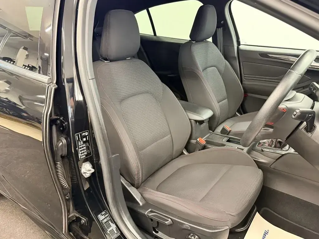Used Ford Focus ST-Line 125 HP (91 kW) 2019 Black Hatchback