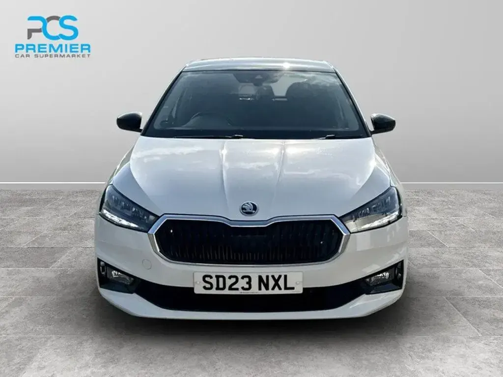 Used Skoda Fabia Colour Edition 79 HP (58 kW) 2023 White Hatchback