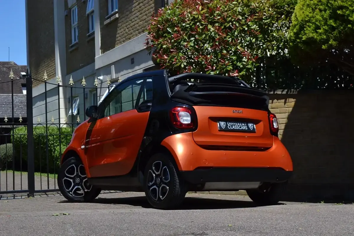 Used Smart ForTwo Cabrio Prime 71 HP (52 kW) 2016 Orange Cabriolet