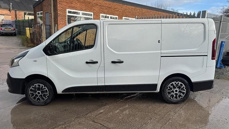 Used Renault Trafic Business 2019 White MPV