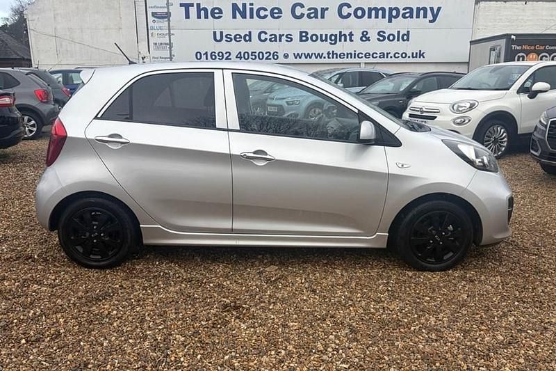 Used Kia Picanto 68 HP (50 kW) 2015 Silver Hatchback