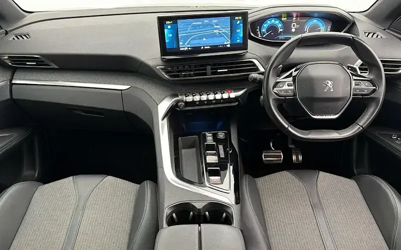 Used Peugeot 3008 Allure+ 300 HP (220 kW) 2023 Grey SUV