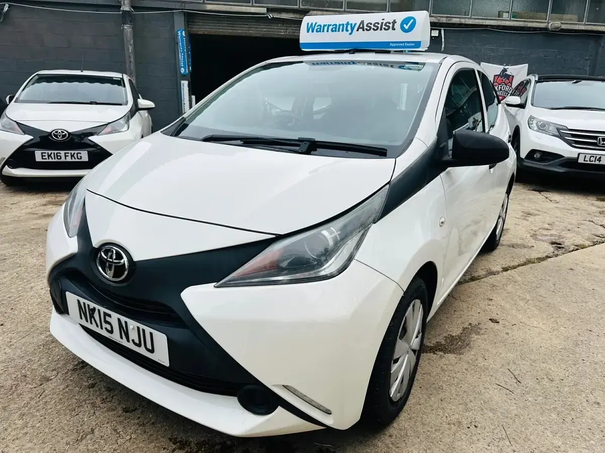 Used Toyota Aygo 2015 White Hatchback