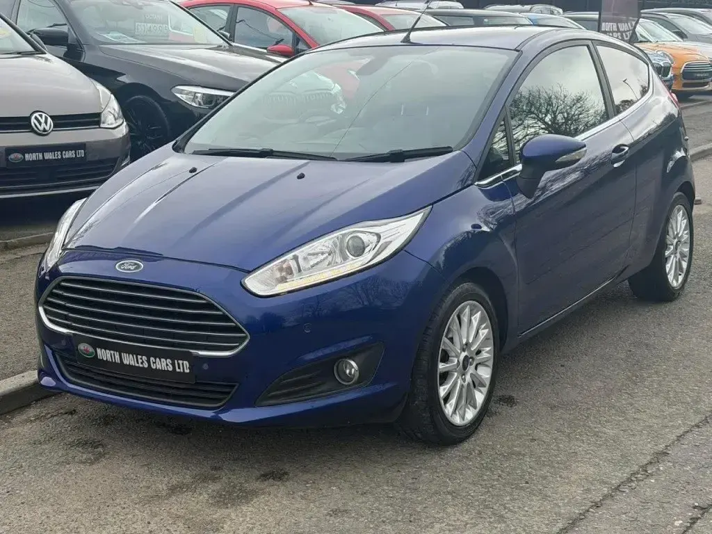 Używany Ford Fiesta Titanium X 100 KM (73 kW) 2015 Niebieski Hatchback