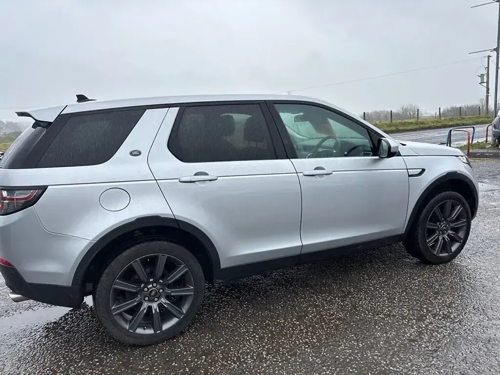Used Land Rover Discovery Sport HSE Luxury 180 HP (132 kW) 2016 Silver SUV
