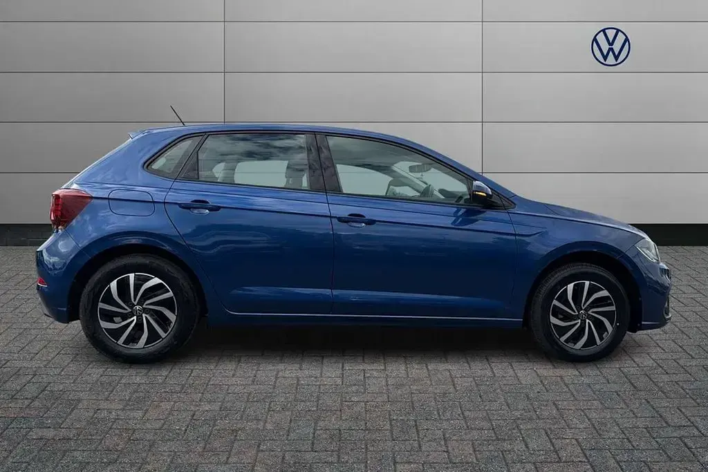 Używany VW Polo Life 80 KM (58 kW) 2023 Niebieski Hatchback