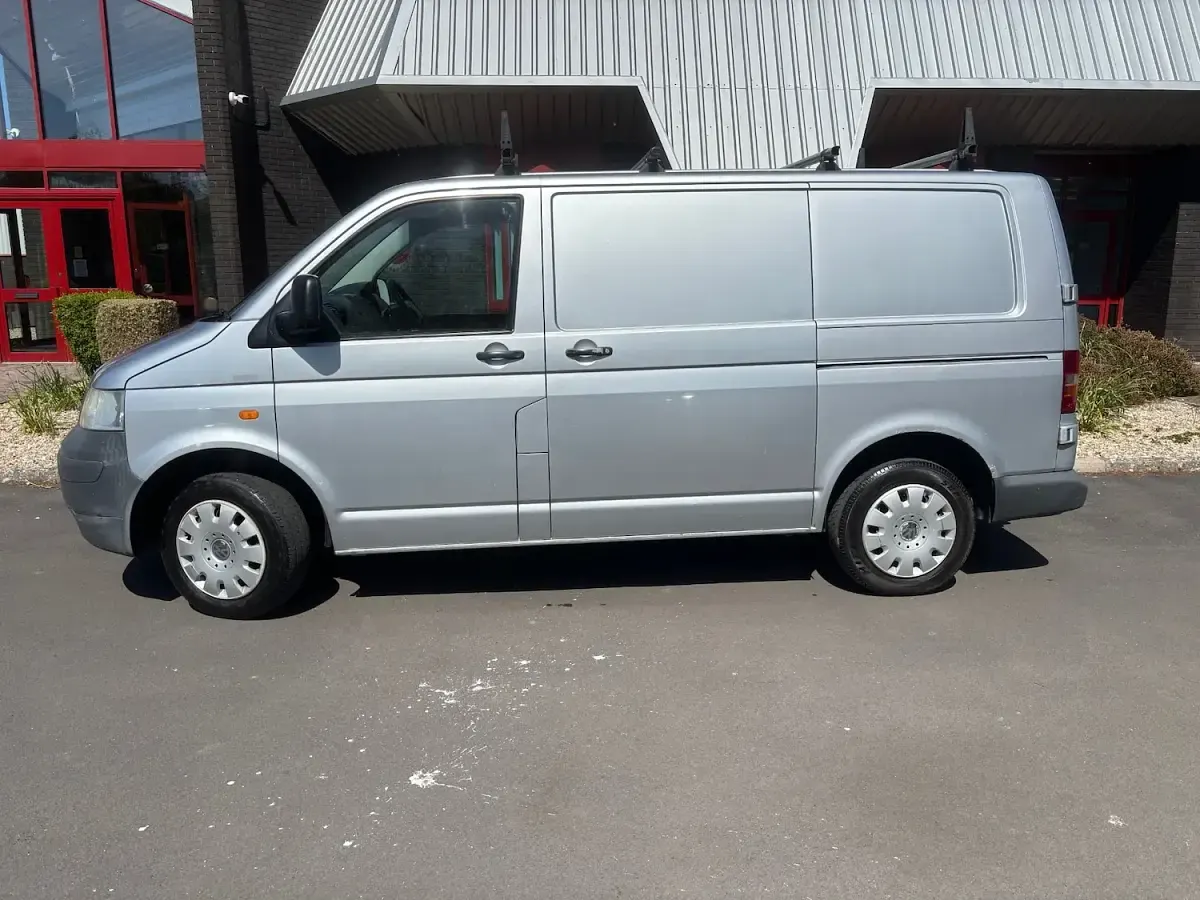 Used VW T5 Trendline 102 HP (75 kW) 2005 Silver Van