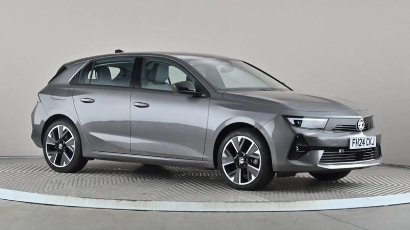 Grey Used 2024 Vauxhall Astra Design Edition Hatchback | £16,498 (Super price) - Image 1/3