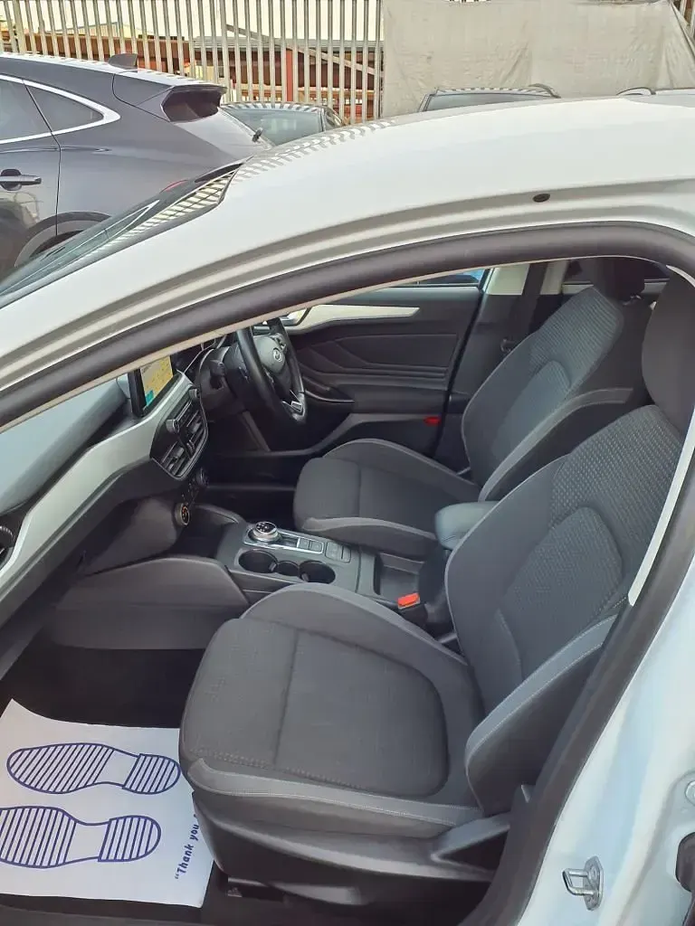 Usado Ford Focus Zetec 125 HP (91 kW) 2019 Branco Citadino
