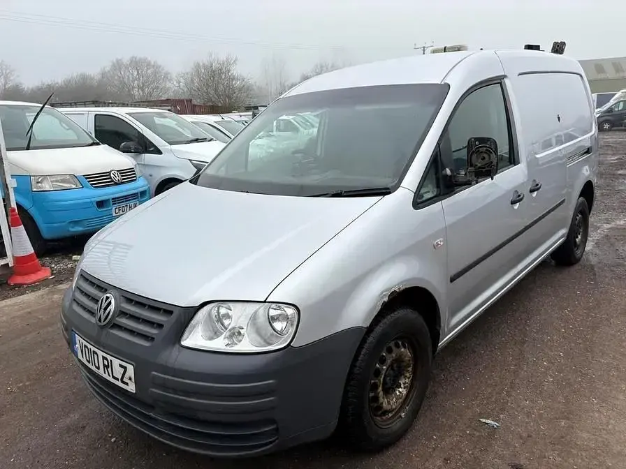 Usado VW Caddy 104 HP (76 kW) 2010 Prateado Monovolume