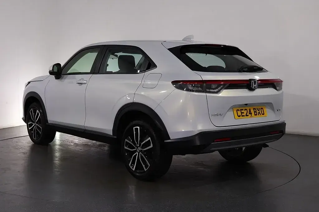 Used Honda HR-V Elegance 131 HP (96 kW) 2024 White SUV