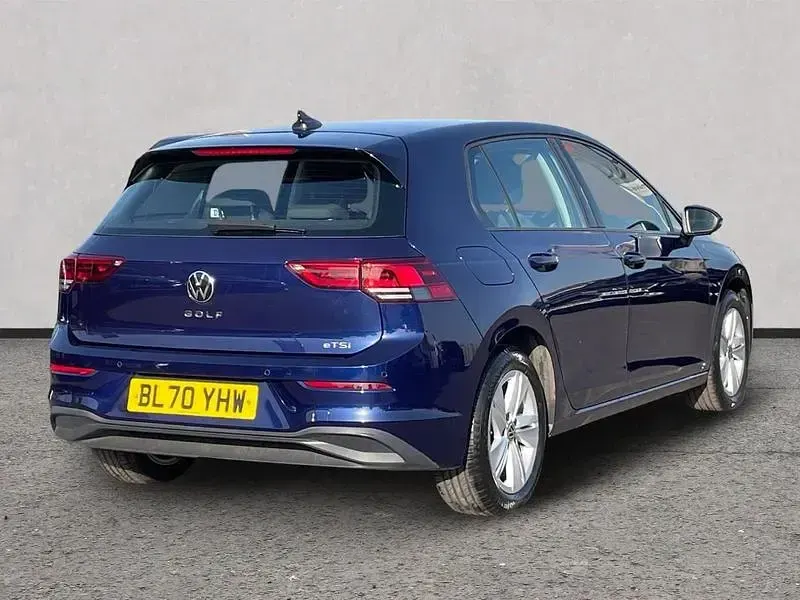 Używany VW Golf VII Life 150 KM (110 kW) 2021 Niebieski Hatchback