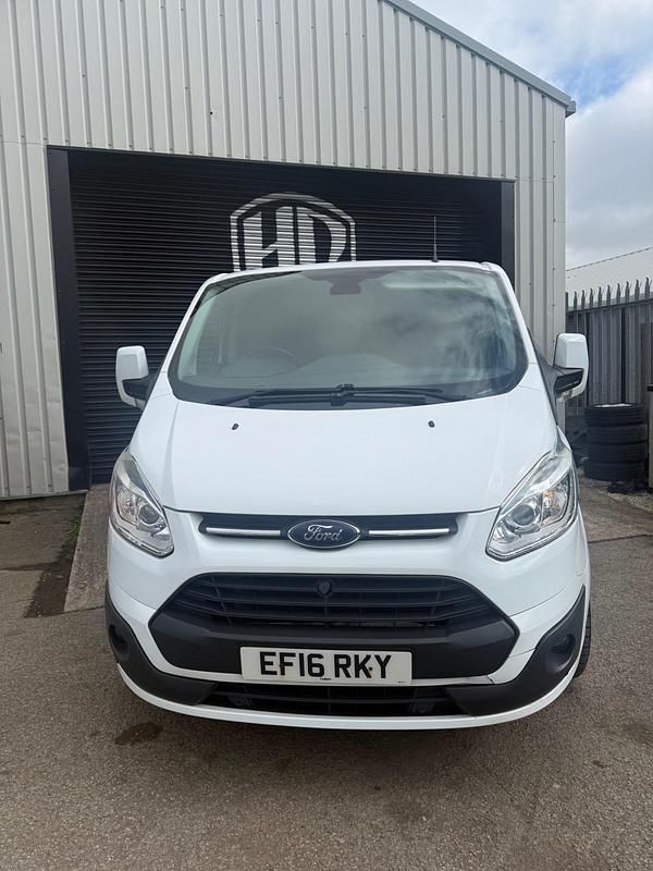 Used Ford Transit Custom Limited 125 HP (91 kW) 2016 White Van