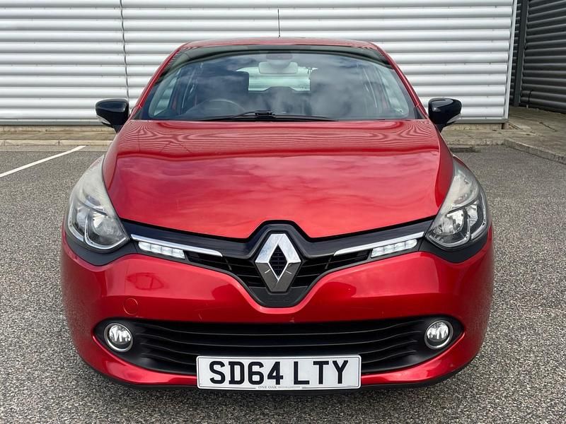 Used Renault Clio IV Dynamique 75 HP (55 kW) 2014 Red Hatchback