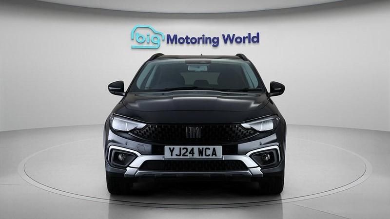 Used Fiat Tipo Cross 130 HP (95 kW) 2024 Black Hatchback
