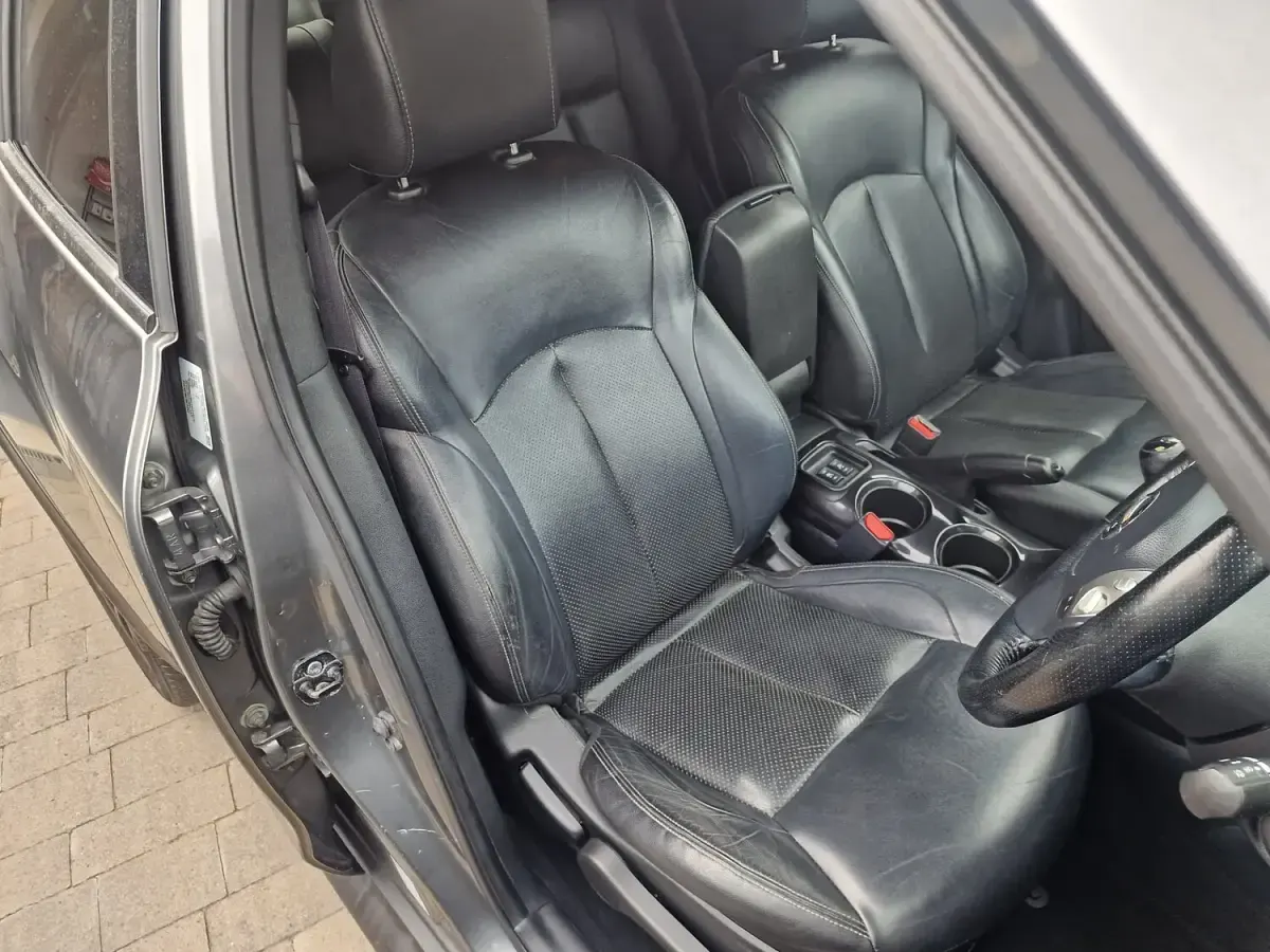 Used Nissan Juke Tekna 110 HP (80 kW) 2015 Grey SUV