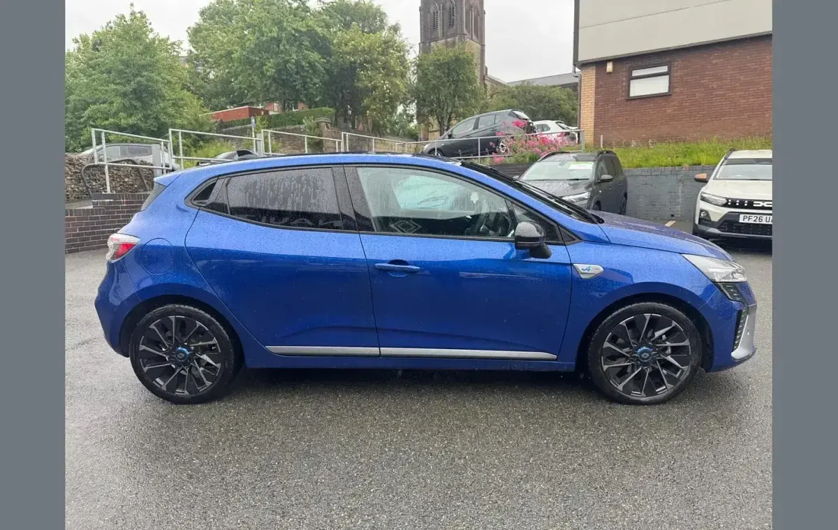 Used Renault Clio V Esprit Alpine 140 HP (102 kW) 2024 Blue Hatchback