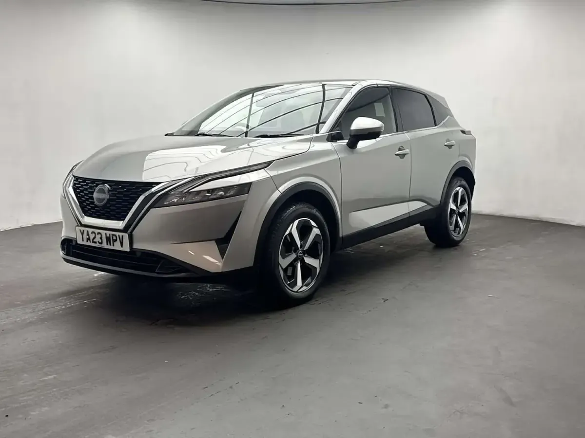 Used Nissan Qashqai N-Connecta 138 HP (101 kW) 2023 Silver SUV