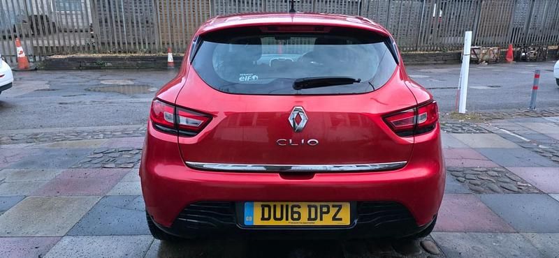Used Renault Clio IV Dynamique 2016 Red Hatchback