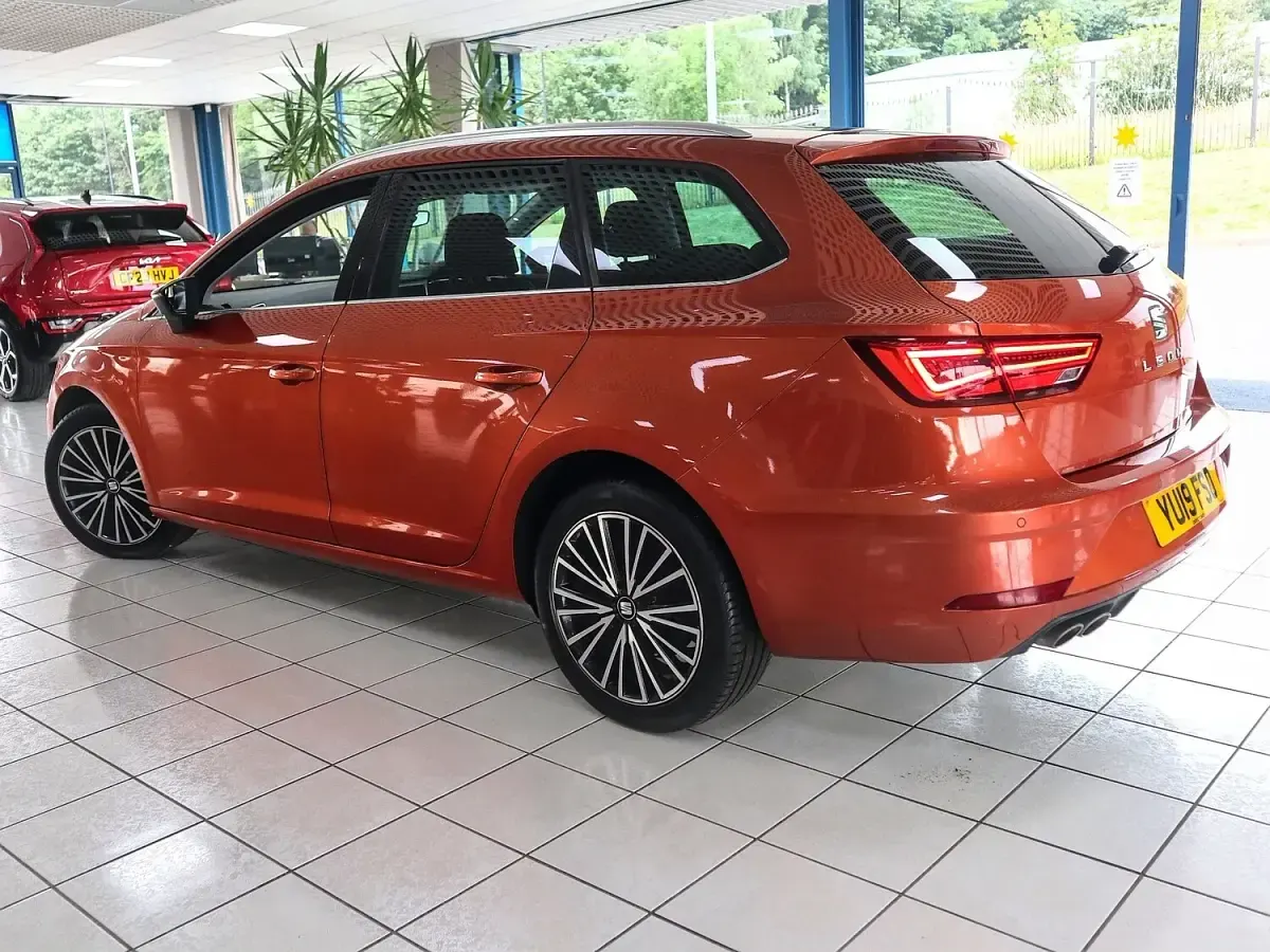 Used Seat Leon ST XCELLENCE Lux 130 HP (95 kW) 2019 Eclipse orange Estate