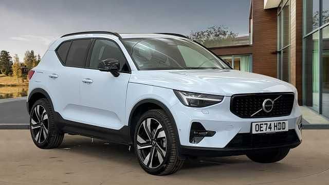 Used 2025 Volvo XC40 Ultra SUV | £35,995 (Expensive) - Image 1/4