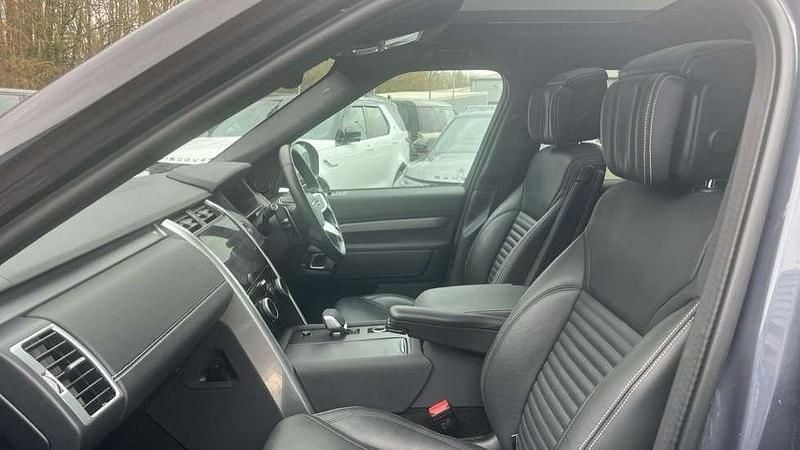 Used Land Rover Discovery 5 HSE Dynamic 350 HP (257 kW) 2024 Varesine blue SUV