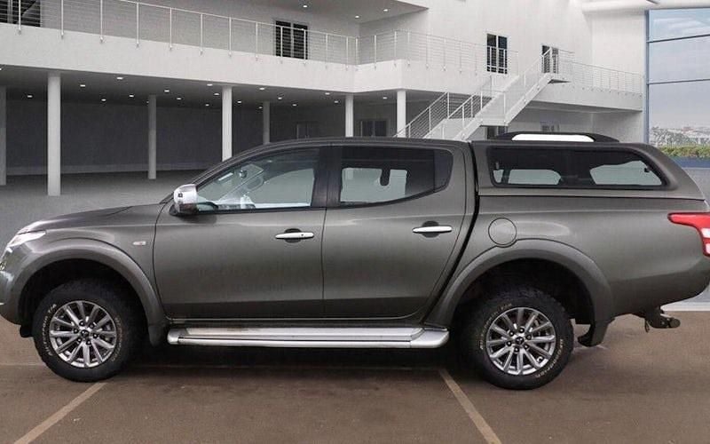 Used Mitsubishi L200 181 HP (133 kW) 2019 Green Pickup