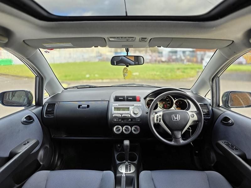 Used Honda Jazz SE 82 HP (60 kW) 2008 Grey Hatchback
