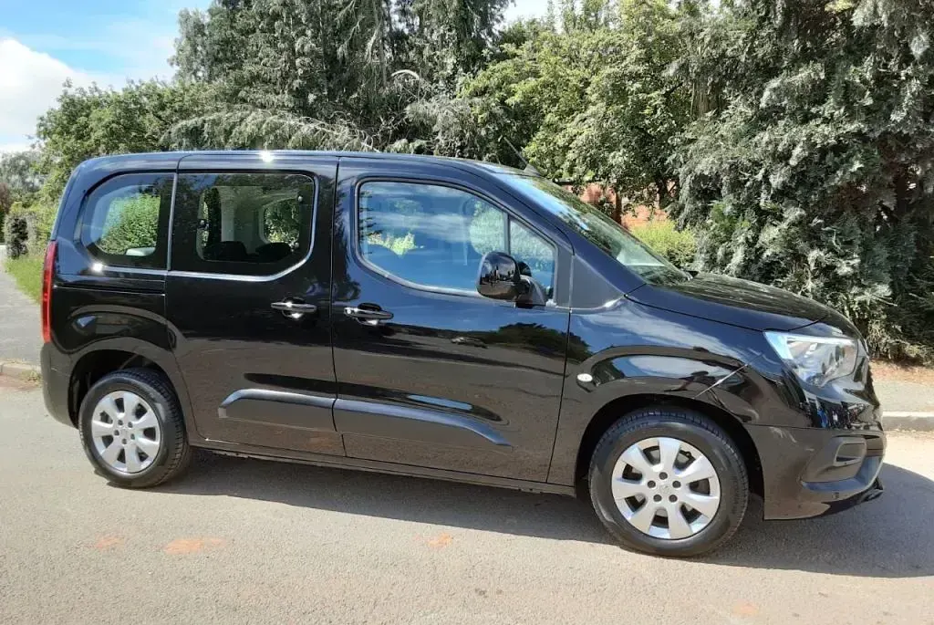 Used Vauxhall Combo 130 HP (95 kW) 2020 Black MPV