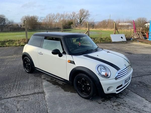 Used Mini Cooper D Hatch 2010 White Hatchback