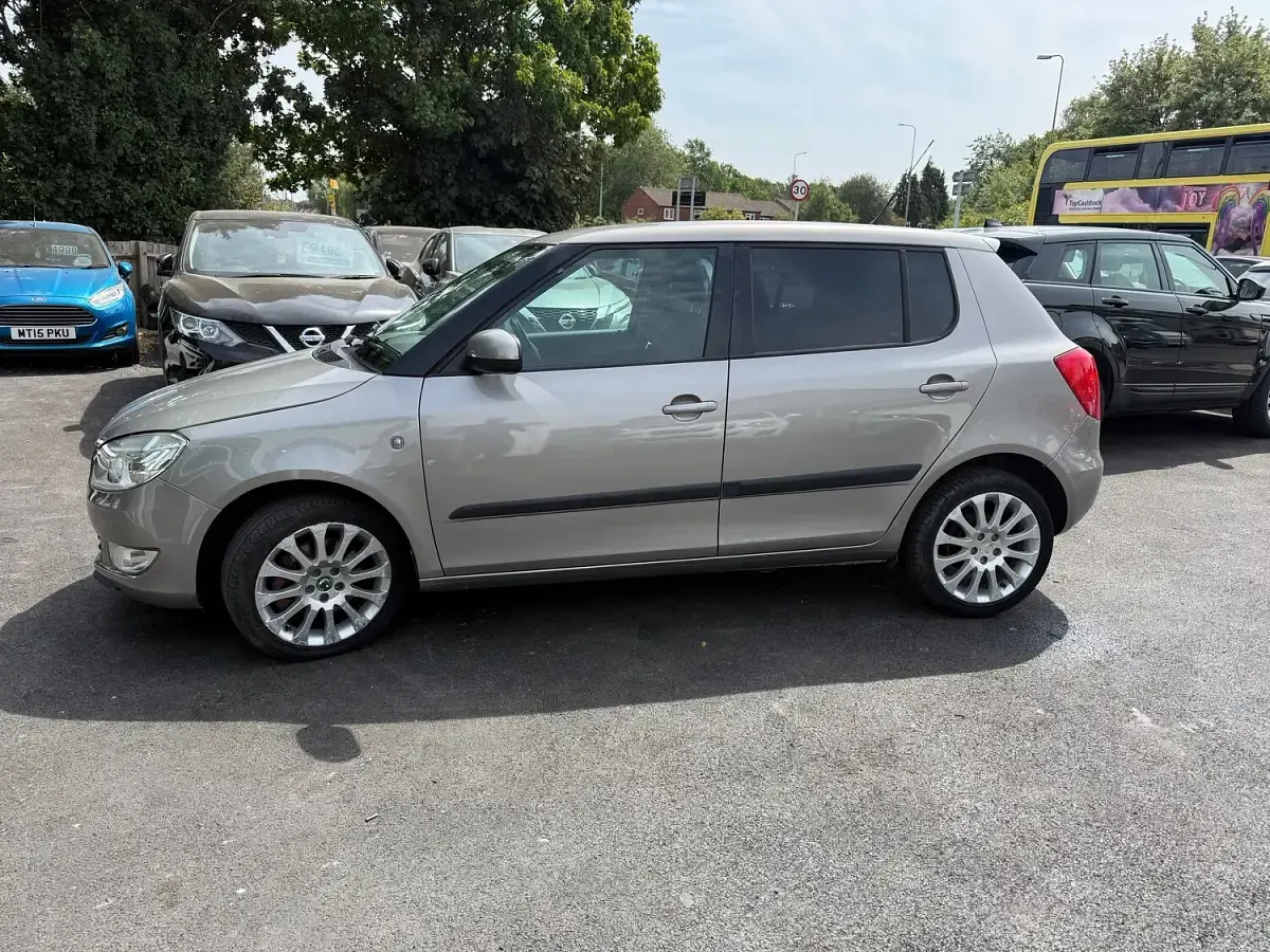 Used Skoda Fabia Elegance 105 HP (77 kW) 2010 Beige Hatchback
